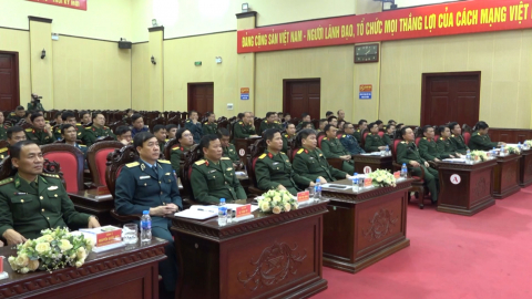 Đo&agrave;n c&aacute;n bộ Học viện Quốc ph&ograve;ng d&acirc;ng hương tại khu di t&iacute;ch Cố đ&ocirc; Hoa Lư