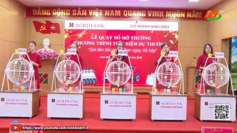 Quay số mở thưởng chương tr&igrave;nh "Gửi tiền liền tay - Rinh ngay xế hộp"
