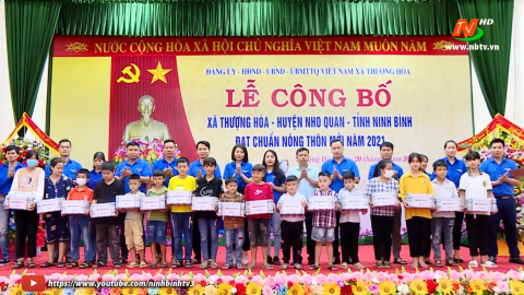 Hoạt động t&igrave;nh nguyện &ldquo;Tiếp sức đ&agrave;n em đến trường&rdquo; tại x&atilde; Thượng Ho&agrave;
