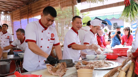 Thưởng thức phở giữa " c&aacute;i n&ocirc;i " di sản