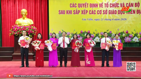 Gia Viễn c&ocirc;ng bố c&aacute;c quyết định sắp xếp, tổ chức lại c&aacute;c cơ sở gi&aacute;o dục