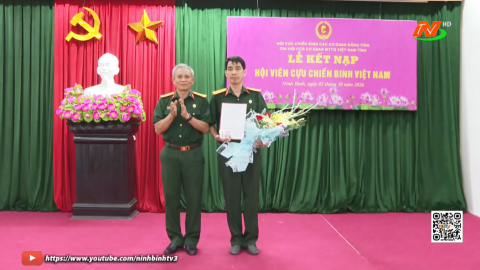 Hội Cựu Chiến binh cơ quan MTTQ Việt Nam tỉnh kết nạp hội vi&ecirc;n