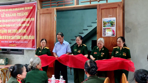 Kh&aacute;nh th&agrave;nh nh&agrave; nghĩa t&igrave;nh đồng đội cho cựu thanh ni&ecirc;n xung phong