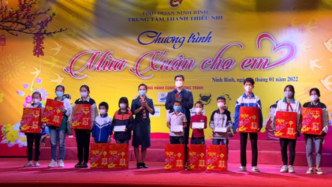 Chương tr&igrave;nh "m&ugrave;a xu&acirc;n cho em"