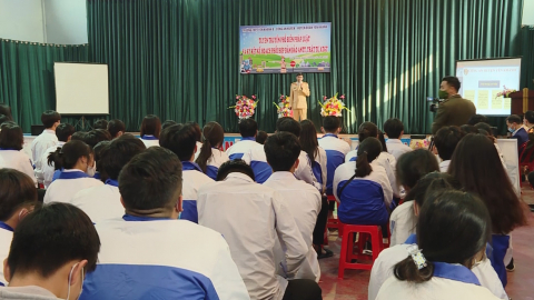 Tuy&ecirc;n truyền phổ biến ph&aacute;p luật trong trường học