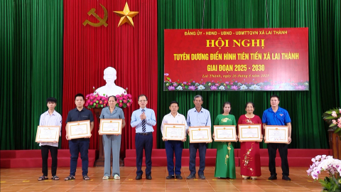 Hội nghị điển h&igrave;nh ti&ecirc;n tiến x&atilde; Lai Th&agrave;nh