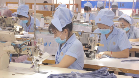 Thưởng Tết ở nhiều tỉnh, th&agrave;nh tương đương năm ngo&aacute;i
