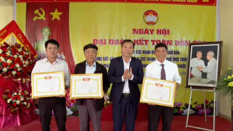 Ng&agrave;y hội Đại đo&agrave;n kết to&agrave;n d&acirc;n tộc ở x&oacute;m 2 Lưu Phương, x&atilde; Ph&aacute;t Diệm