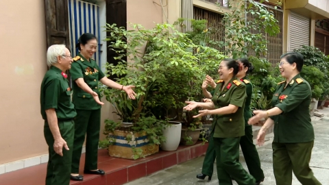 Những b&ocirc;ng hồng tr&ecirc;n tuyến lửa Trường Sơn