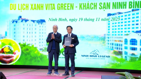 C&ocirc;ng bố v&agrave; gắn biển &ldquo;Du lịch xanh VITA GREEN&rdquo;