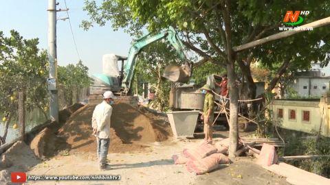 Gia Xu&acirc;n nỗ lực ho&agrave;n th&agrave;nh đường giao th&ocirc;ng