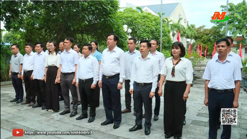 Nho Quan d&acirc;ng hương tưởng niệm Chủ tịch Hồ Ch&iacute; Minh v&agrave; c&aacute;c anh h&ugrave;ng liệt sĩ