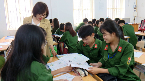 Tuy&ecirc;n truyền, phổ biến, gi&aacute;o dục ph&aacute;p luật trong nh&agrave; trường
