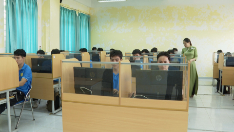 Vai tr&ograve; của tổ chức c&ocirc;ng đo&agrave;n trong bảo vệ nền tảng tư tưởng của Đảng