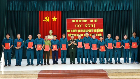 C&ocirc;ng bố quyết định th&agrave;nh lập Ban CHQS c&aacute;c cơ quan, tổ chức