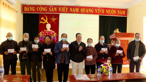 Hội cựu thanh ni&ecirc;n xung phong tỉnh tặng qu&agrave; Tết