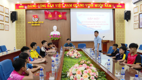 Gặp mặt đội tuyển tham gia giải v&ocirc; địch b&oacute;ng b&agrave;n trẻ, thiếu ni&ecirc;n, nhi đồng to&agrave;n quốc