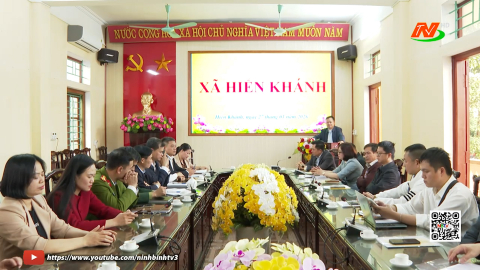 X&atilde; Hiển Kh&aacute;nh gặp mặt c&aacute;c cơ quan b&aacute;o ch&iacute;