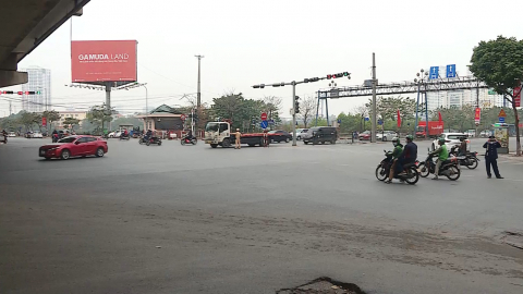 Giao th&ocirc;ng th&ocirc;ng tho&aacute;ng trong dịp Tết