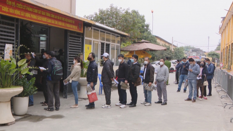 Doanh nghiệp vận tải gấp r&uacute;t đổi biển số v&agrave;ng