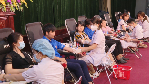 Y&ecirc;n Kh&aacute;nh lan tỏa phong tr&agrave;o hiến m&aacute;u t&igrave;nh nguyện