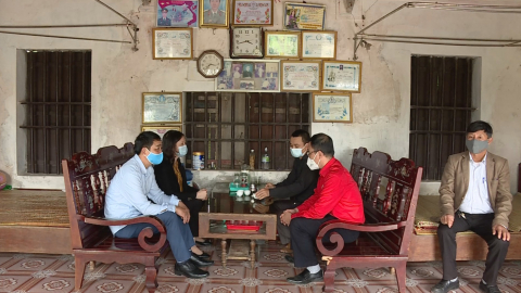 Chia sẻ với đồng b&agrave;o tử vong v&igrave; dịch Covid-19