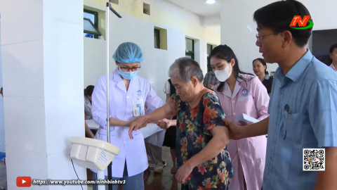 Chung tay chăm s&oacute;c sức khỏe cộng đồng