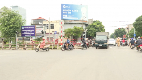 Khắc phục t&igrave;nh trạng &ugrave;n tắc giao th&ocirc;ng giờ cao điểm