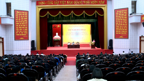 Đối thoại giữa người đứng đầu cấp ủy, ch&iacute;nh quyền với c&aacute;n bộ, đo&agrave;n vi&ecirc;n, hội vi&ecirc;n