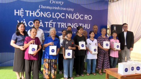 Trao tặng qu&agrave; tại Trung t&acirc;m Bảo trợ x&atilde; hội H&agrave; Nam cơ sở 2