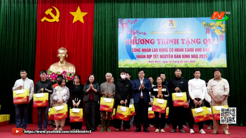 Tặng qu&agrave; nh&acirc;n dịp Tết Nguy&ecirc;n đ&aacute;n B&iacute;nh Ngọ