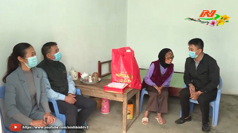 Người ngh&egrave;o đ&oacute;n Tết trong kh&ocirc;ng kh&iacute; ấm &aacute;p, y&ecirc;u thương