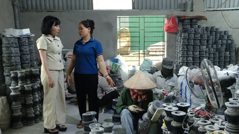 Phụ nữ Ninh B&igrave;nh đồng h&agrave;nh c&ugrave;ng hội vi&ecirc;n ph&aacute;t triển kinh tế