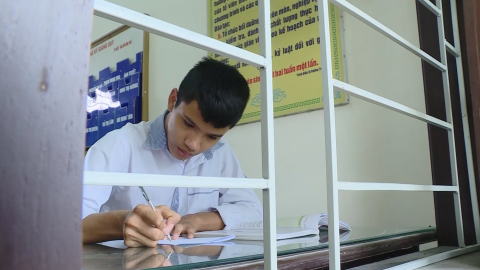 Nghị lực của học sinh đỗ thủ khoa kỳ thi lớp 10 THPT