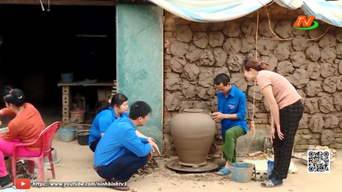 Thanh ni&ecirc;n Gia Tường gi&uacute;p nhau lập th&acirc;n, lập nghiệp