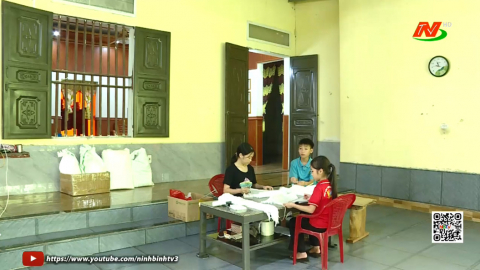 Ước mơ vượt l&ecirc;n gian kh&oacute; của em học sinh ngh&egrave;o