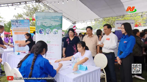 Phi&ecirc;n giao dịch việc l&agrave;m lưu động th&aacute;ng 4