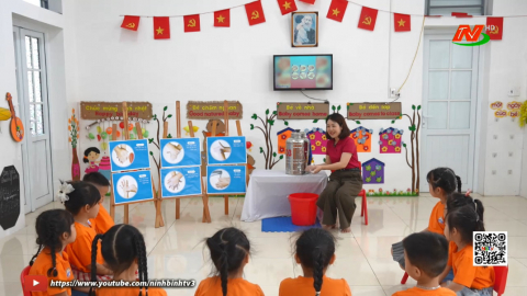 Dạy trẻ kỹ năng rửa tay đ&uacute;ng c&aacute;ch 