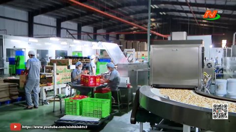 Tăng cường kiểm so&aacute;t thị trường b&aacute;nh kẹo dịp Trung thu