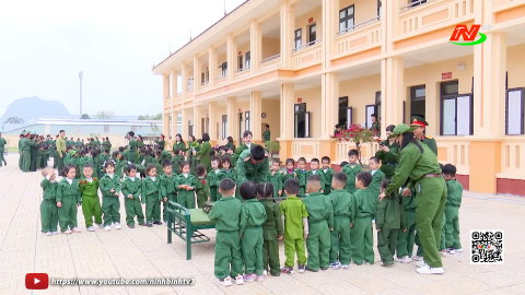 Hoạt động trải nghiệm "Anh bộ đội Cụ Hồ"