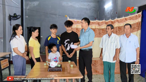 T&igrave;nh y&ecirc;u thương d&agrave;nh cho 3 anh em mồ c&ocirc;i cha