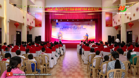 Ra mắt CLB đầu tư khởi nghiệp v&agrave; trao học bổng cho học sinh ngh&egrave;o