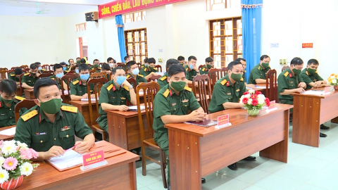 Bồi dưỡng kiến thức quốc ph&ograve;ng v&agrave; an ninh cho c&aacute;n bộ đối tượng 3