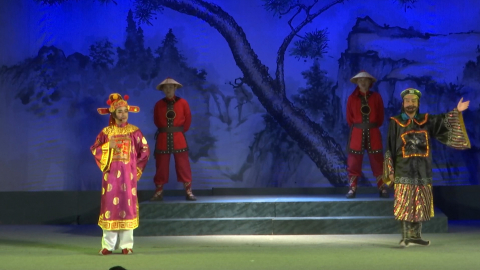 L&ecirc; Qu&yacute; Đ&ocirc;n đi sứ