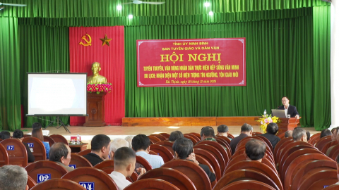 Tuy&ecirc;n truyền, vận động nh&acirc;n d&acirc;n thực hiện nếp sống văn minh du lịch