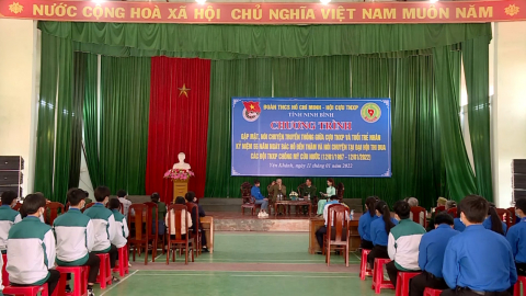 Gặp mặt, n&oacute;i chuyện truyền thống Thanh Ni&ecirc;n xung phong
