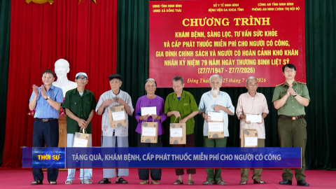 Tặng qu&agrave;, kh&aacute;m bệnh, cấp ph&aacute;t thuốc miễn ph&iacute; cho người c&oacute; c&ocirc;ng