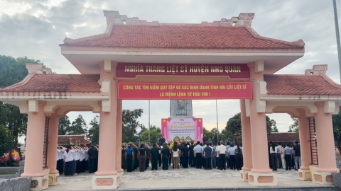 Lấy mẫu h&agrave;i cốt liệt sĩ phục vụ gi&aacute;m định ADN