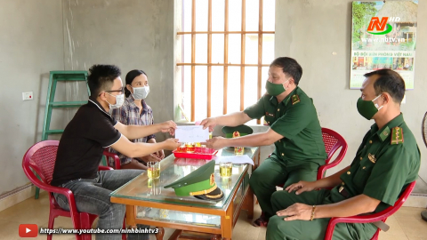 Bộ đội Bi&ecirc;n ph&ograve;ng đồng h&agrave;nh n&acirc;ng bước em đến trường