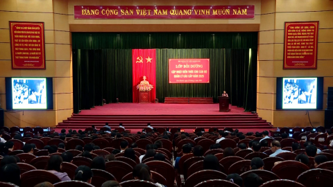 Y&ecirc;n Kh&aacute;nh cập nhật kiến thức cho c&aacute;n bộ l&atilde;nh đạo, quản l&yacute; 